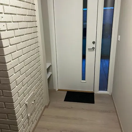 Small Newly Renovated Apartament *